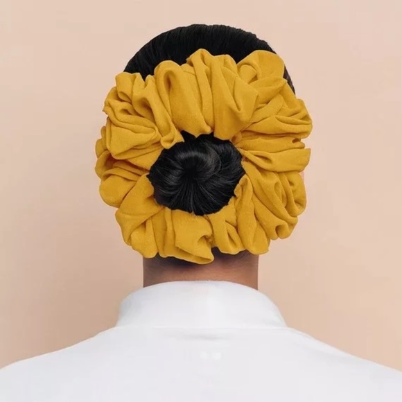 Luxury scrunchie for hair , available in many colours - Picture 4 of 5